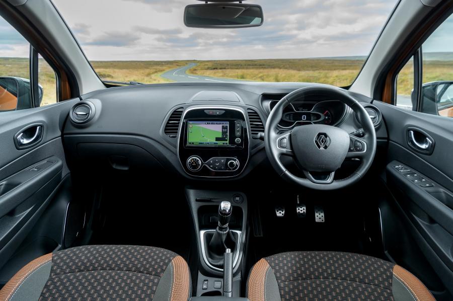 Торпедо Renault Captur 2017 года  (UK) (фото 11 из 40)